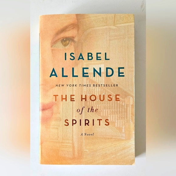 The House of Spirits novel by Isabel Allende - Picture 1 of 3